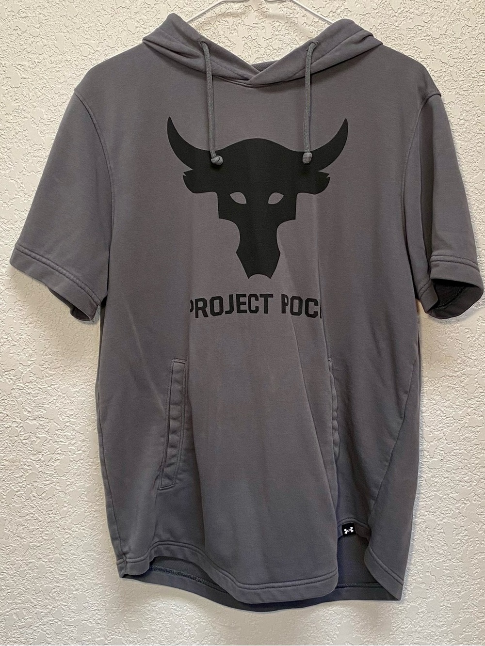 Project Rock Hoodie Mens Medium Grey Terry Short Sleeve Brahma Bull Sweatshirt